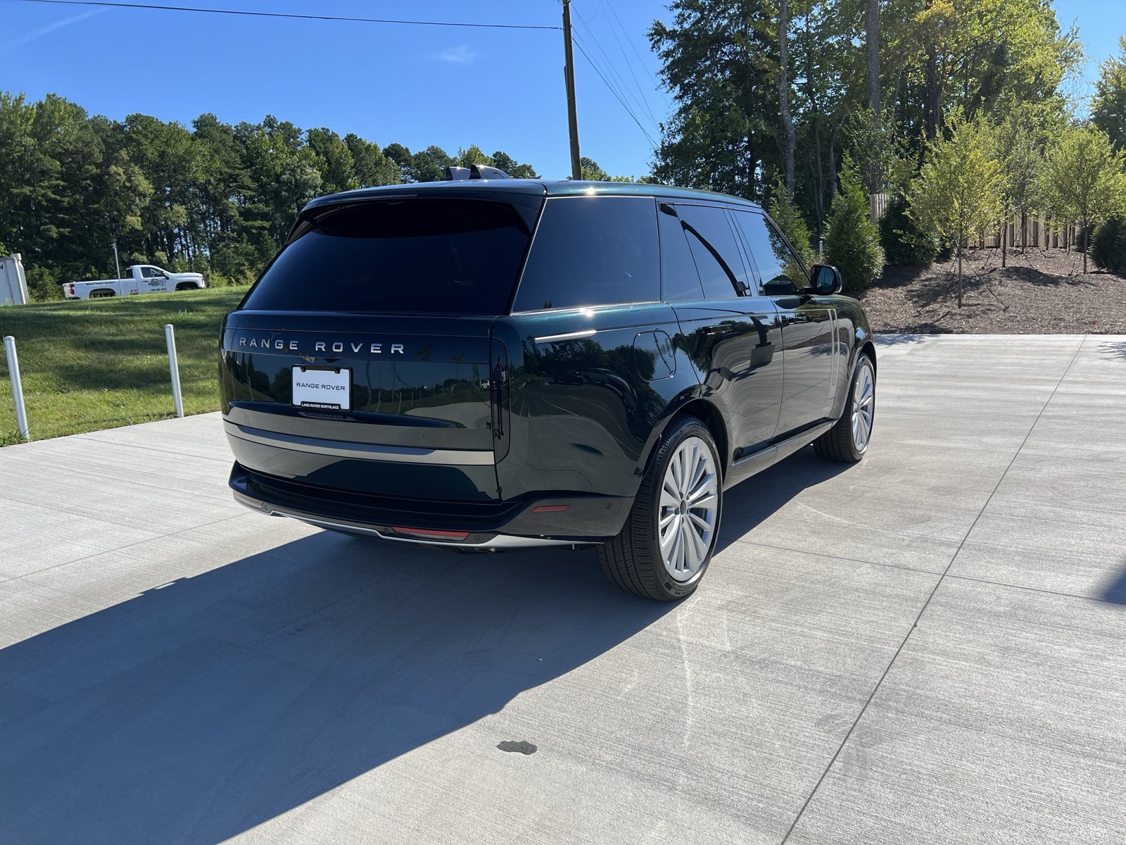 New 2026 Land Rover Range Rover SE AWD/4WD image 2