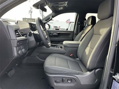 Certified 2025 Chevrolet Suburban LS w/ LPO, Dark Essentials Package image 17