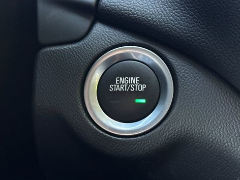 Used 2020 Chevrolet Equinox LT w/ Sport Edition image 26