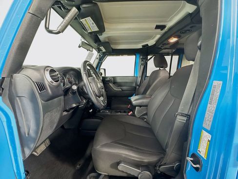 Used 2017 Jeep Wrangler Unlimited Sport w/ Connectivity Group AWD/4WD image 19