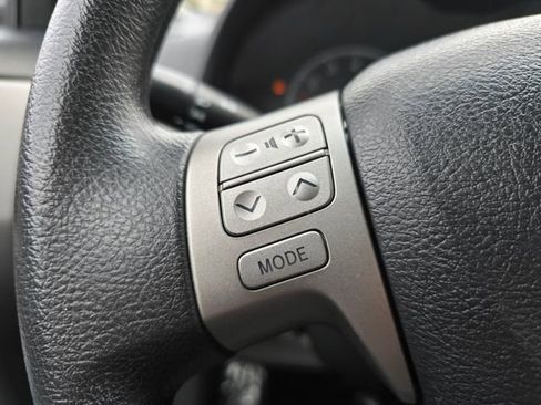 Used 2012 Toyota Corolla LE image 22