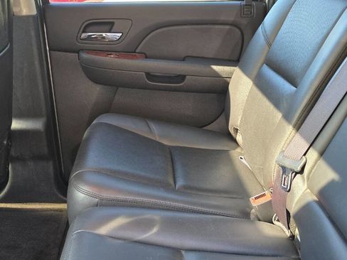 Used 2011 Chevrolet Avalanche LTZ AWD/4WD image 14