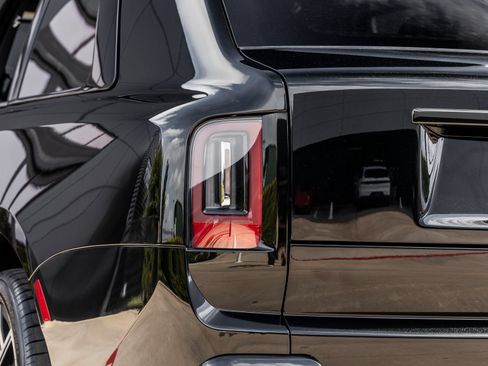 New 2027 Rolls-Royce Cullinan Black Badge AWD/4WD image 10