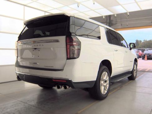 Used 2023 Chevrolet Suburban Premier RWD image 3
