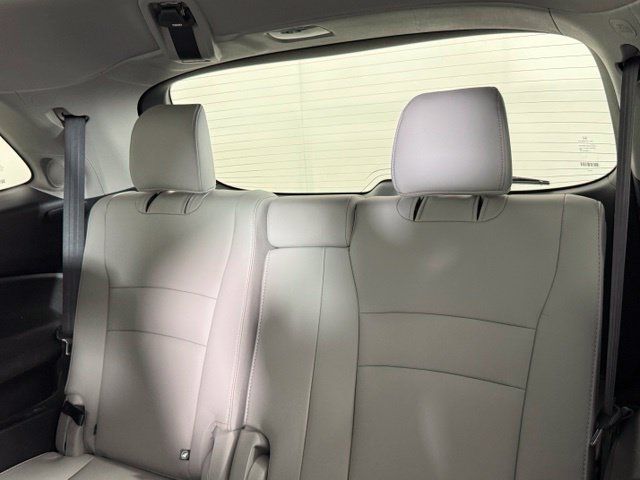 Used 2021 Honda Pilot Elite image 24