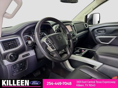Used 2019 Nissan Titan PRO-4X w/ Pro-4x Convenience Package image 10