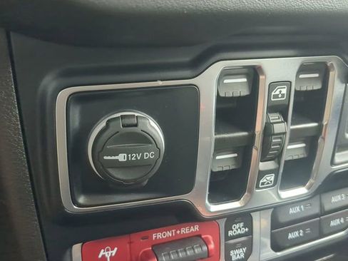 Used 2024 Jeep Gladiator Rubicon image 12