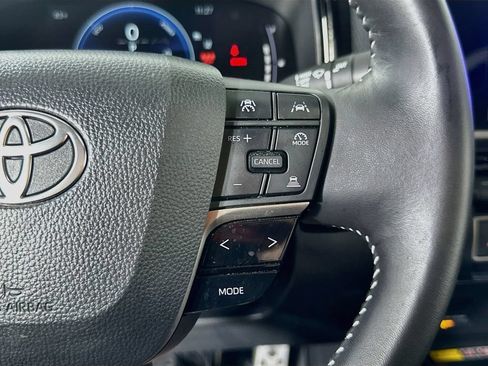 Used 2026 Toyota Camry SE FWD image 25