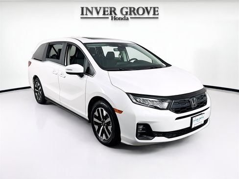 Certified 2025 Honda Odyssey EX-L image 3