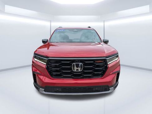 Used 2025 Honda Pilot TrailSport image 9