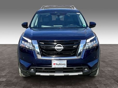 Used 2023 Nissan Pathfinder Platinum image 2