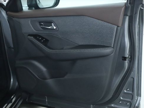 Certified 2023 Nissan Rogue SV image 33