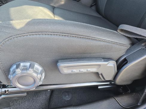 Used 2022 Jeep Gladiator Sport image 25