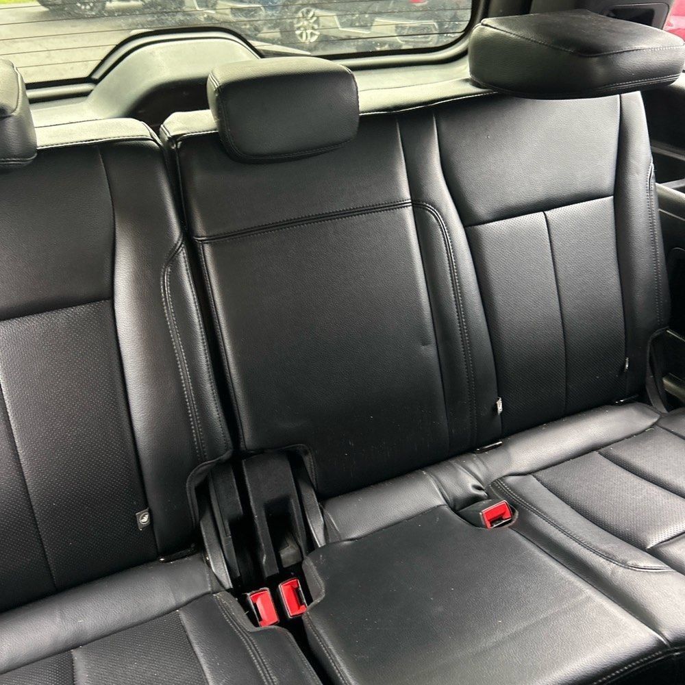 Used 2019 Ford Expedition XLT w/ Equipment Group 202A AWD/4WD image 16
