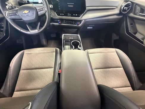 Used 2025 Chevrolet Equinox LT w/ Convenience Package II FWD image 11