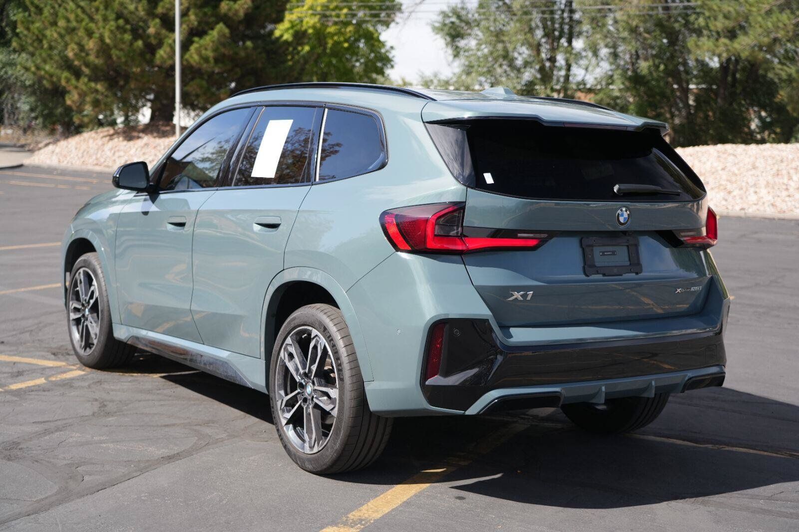 Used 2023 BMW X1 xDrive28i w/ M Sport Package AWD/4WD image 3