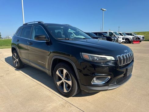 Used 2019 Jeep Cherokee Limited AWD/4WD image 3