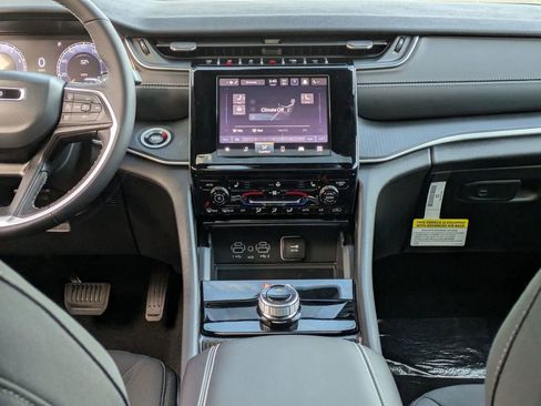 New 2025 Jeep Grand Cherokee Laredo X image 26