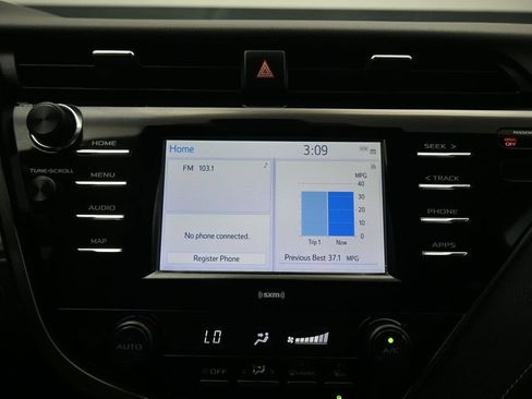 Used 2020 Toyota Camry SE w/ Convenience Package FWD image 16