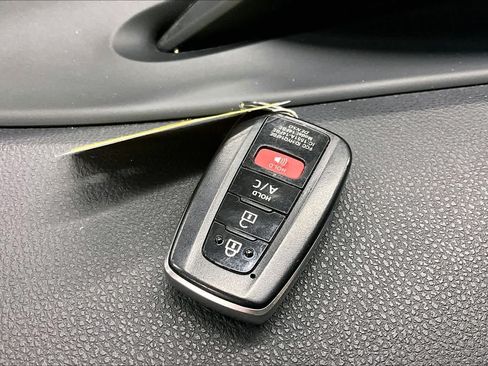 Used 2018 Toyota Prius Prime Advanced FWD image 14
