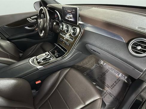 Used 2017 Mercedes-Benz GLC 300 4MATIC image 31