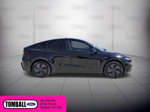 Used 2026 Tesla Model Y 2WD image 8