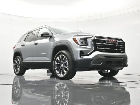 Certified 2026 GMC Terrain Elevation w/ Elevation Premium Package FWD image 39