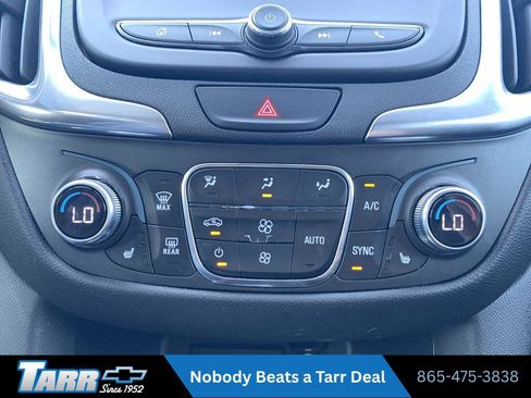 Used 2021 Chevrolet Equinox LT FWD image 16