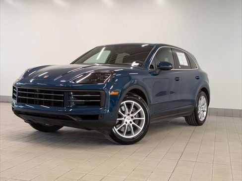 Used 2025 Porsche Cayenne AWD/4WD image 1