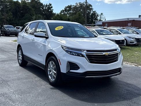 Used 2024 Chevrolet Equinox LT image 2