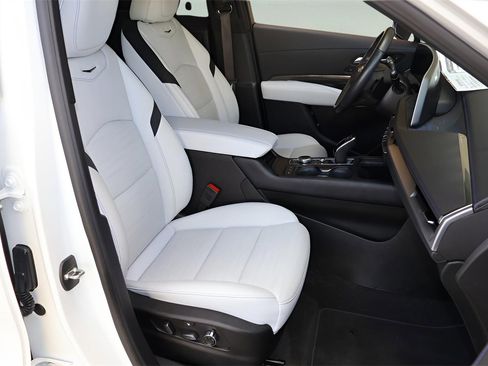 Used 2024 Cadillac XT4 Sport image 18