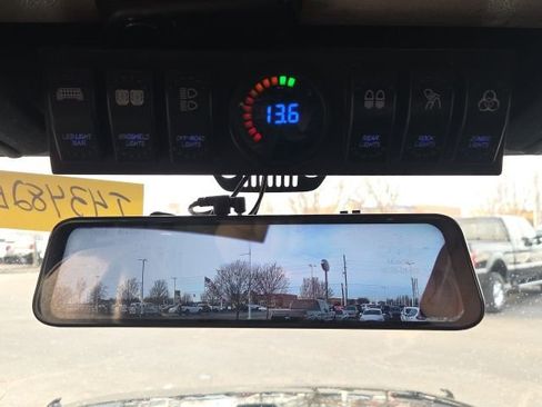 Used 2015 Jeep Wrangler Unlimited Rubicon image 22