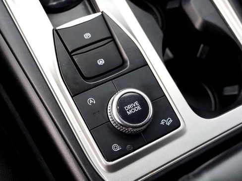 Used 2021 Ford Explorer XLT image 15