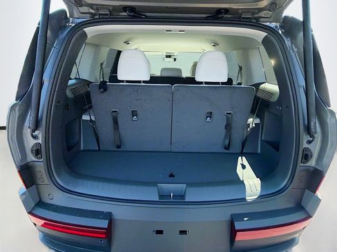 New 2026 Hyundai Santa Fe SE image 12