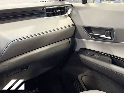 Used 2021 Toyota Venza LE w/ Carpet Mat Package (TMS) AWD/4WD image 23
