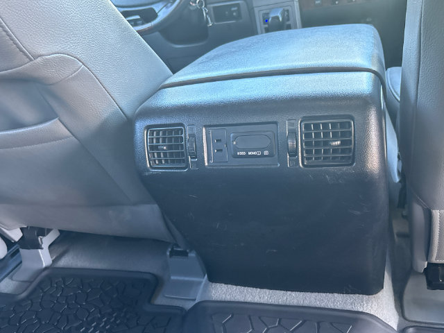 Used 2011 Toyota Tundra Limited w/ Platinum Pkg AWD/4WD image 20