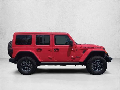 Used 2025 Jeep Wrangler Unlimited Rubicon w/ Steel Bumper Group AWD/4WD image 4