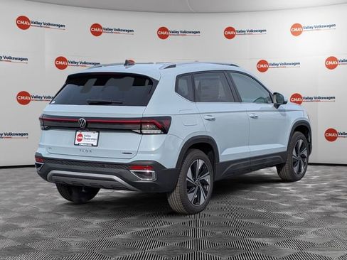 New 2026 Volkswagen Taos SE image 5