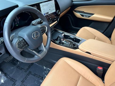 Used 2025 Lexus NX 350h AWD w/ Cold Area Package image 4