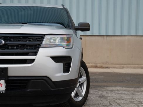 Used 2018 Ford Explorer 4WD image 2