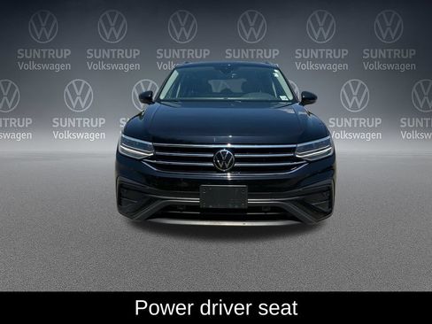 Used 2023 Volkswagen Taos SE w/ Panoramic Sunroof Package AWD/4WD image 7