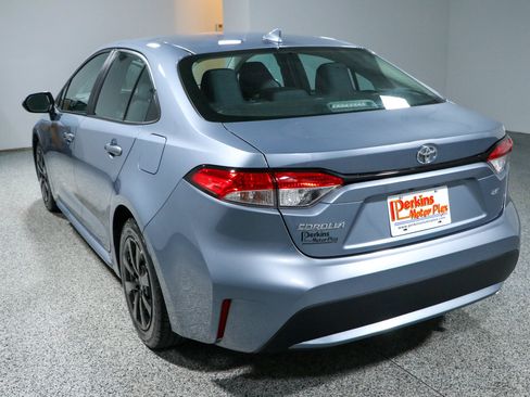 Used 2020 Toyota Corolla LE FWD image 9