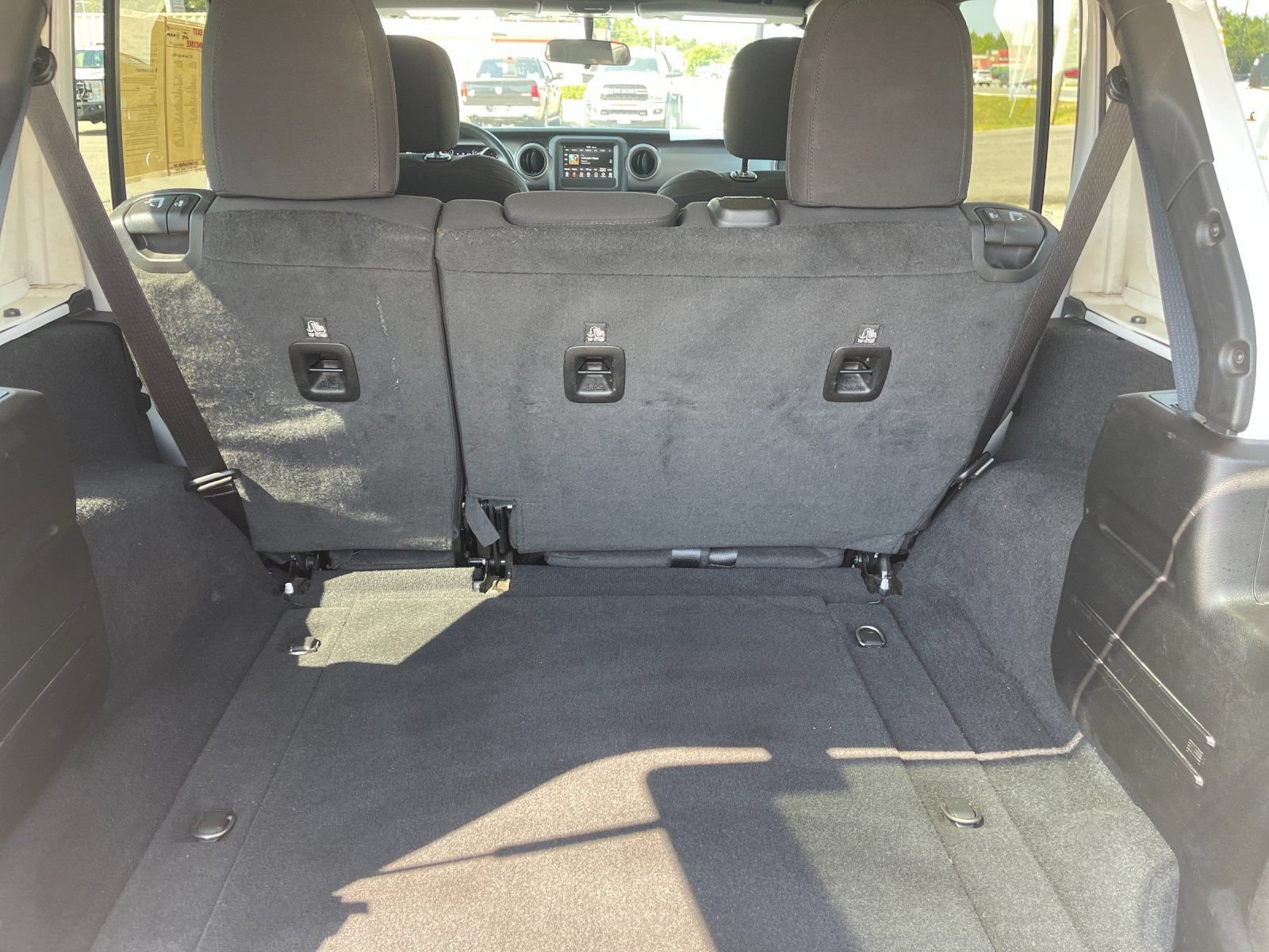 Used 2023 Jeep Wrangler Unlimited Sport AWD/4WD image 17