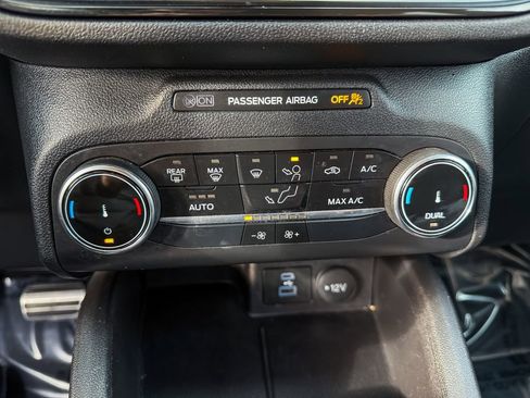 Used 2023 Ford Escape ST-Line image 18