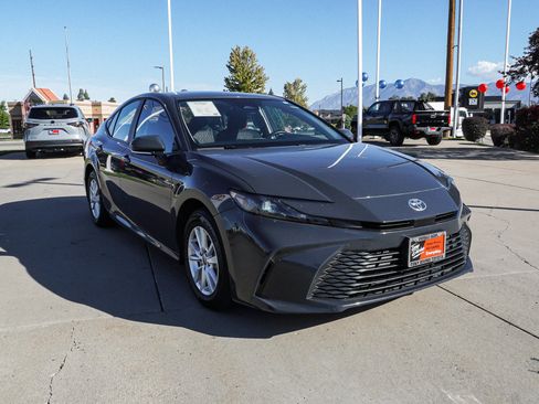 Used 2025 Toyota Camry LE AWD/4WD image 2