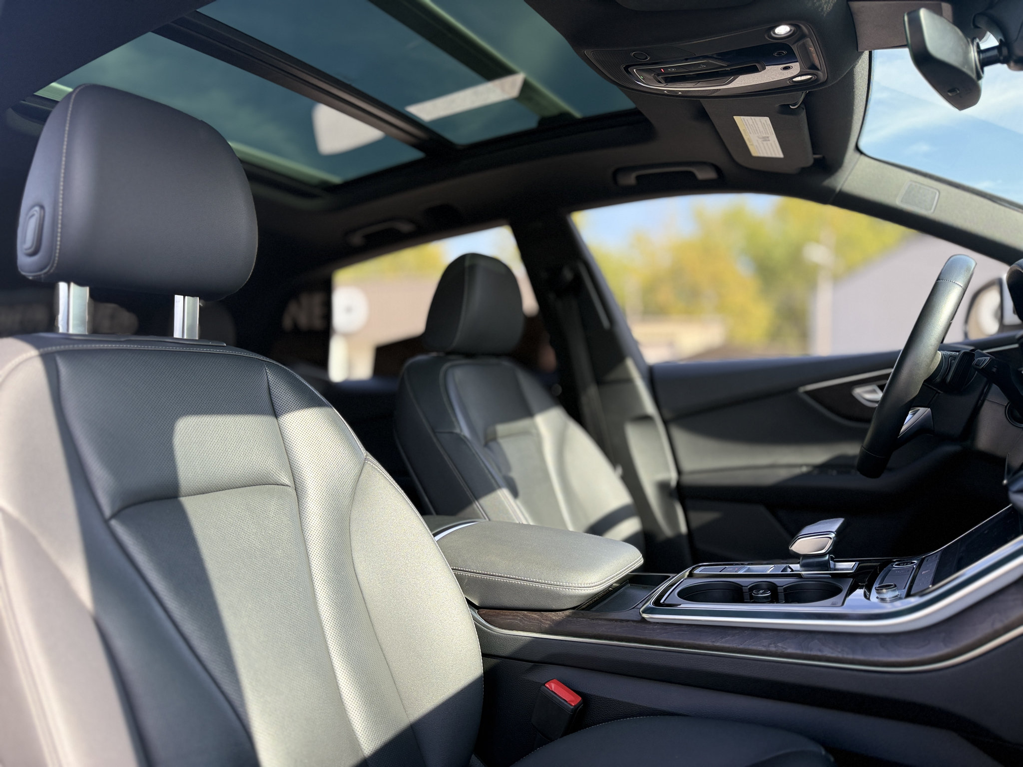 Used 2022 Audi Q8 Premium Plus AWD/4WD image 27