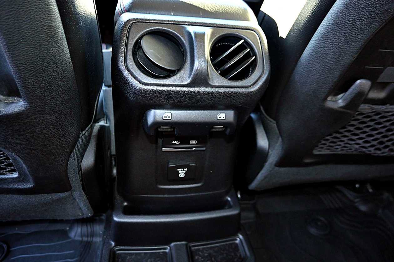 Used 2020 Jeep Wrangler Unlimited Rubicon AWD/4WD image 17