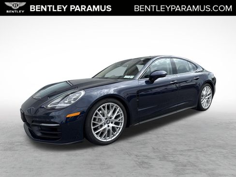 Used 2022 Porsche Panamera image 1