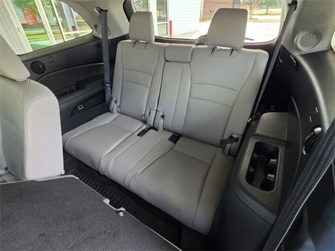 Used 2020 Honda Pilot Touring image 17