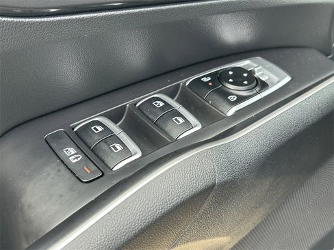 Used 2025 Kia Sorento S w/ Panoramic Sunroof Package image 22